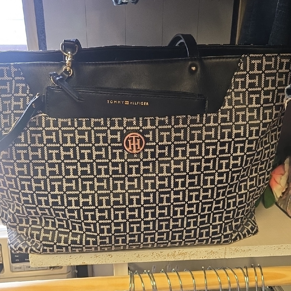 Tommy Hilfiger Black and White Geometric Tote